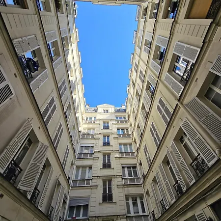 Cozy Next To The Eiffel Tower Paris